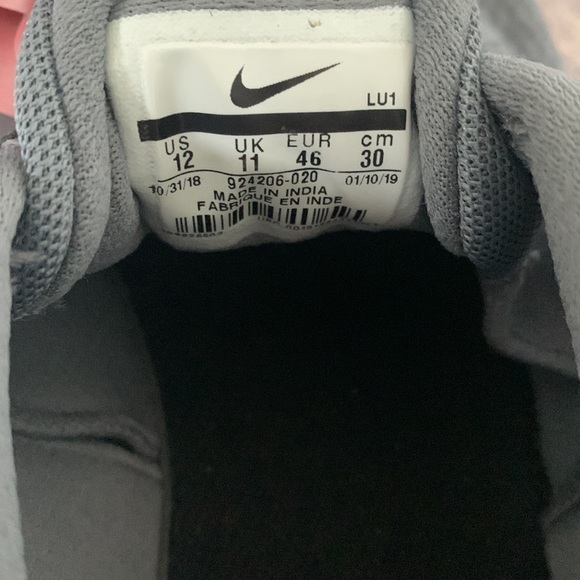 Grey NIKE sneakers - Picture 2 of 3